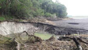 large lagoon in Mexico suddenly drained by sinkholes