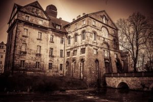 Americas 25 most haunted places