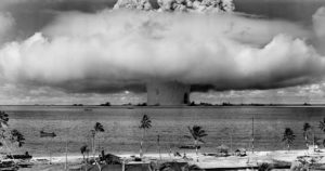 what experts recommend if a nuclear bomb goes off