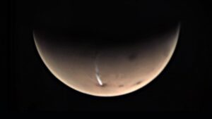 mysterious cloud reappears on mars