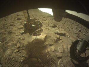 complex carbon molecules discovered on mars could be evidence of life