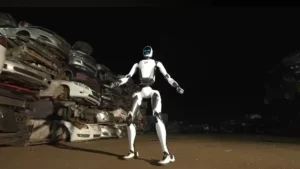 bodyguard humanoid robot unveiled by Chinese company